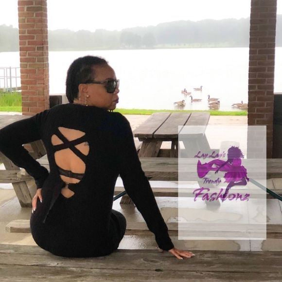 Back Open Sweater Dress- BLA… - Picture 4 of 8